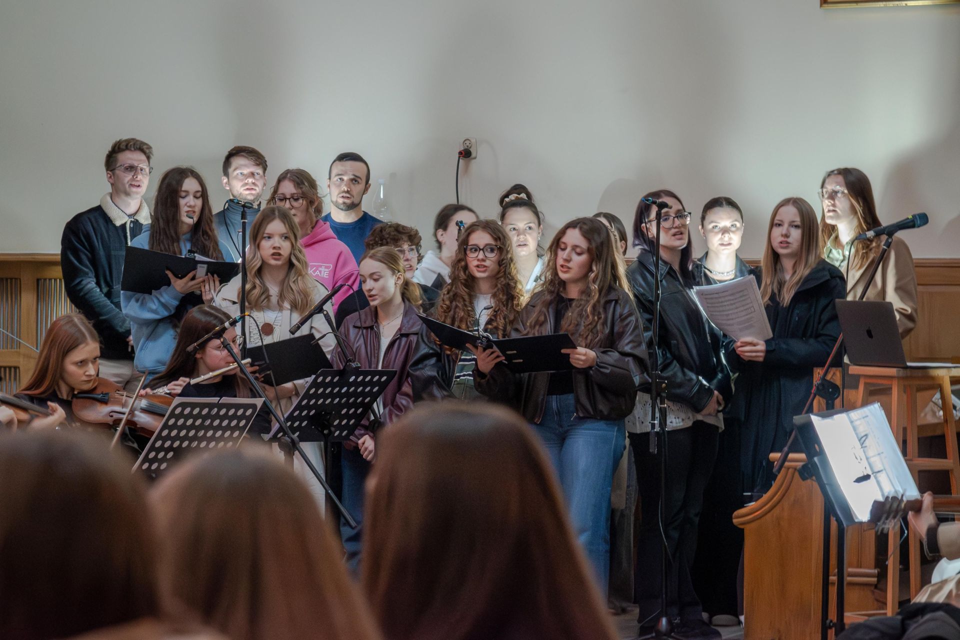 Betania Młodych – zespół muzyczny podczas uwielbienia